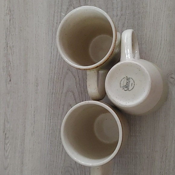 Three Gibson coffee mugs - Picture 2 of 2